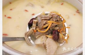 Chicken and Pig's Trotter Soup with Cordyceps