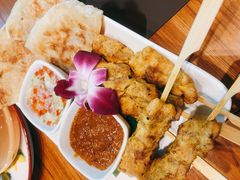 -Chom Cafe and Restaurant