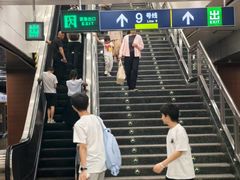 -白石桥南(地铁站)