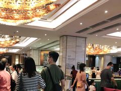 等位区-龙的酒楼·手工早茶·顺德菜(近良路店)