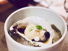 烟熏吉拉多生蚝配珍珠-鱼桥巷·美学川菜