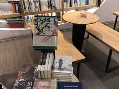 -钟书阁(珍园店)
