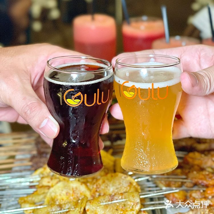 深圳开到凌晨两点的氛围感烧烤酒馆……