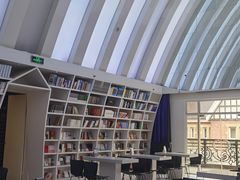 -钟书阁(松江泰晤士小镇店)