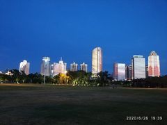 -万绿园