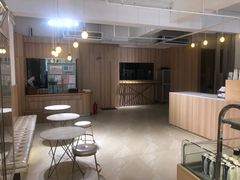 -顶东面包花园·生日蛋糕(世博店)