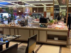 -大中华希尔顿酒店-念自助餐·嗨啤·小龙虾