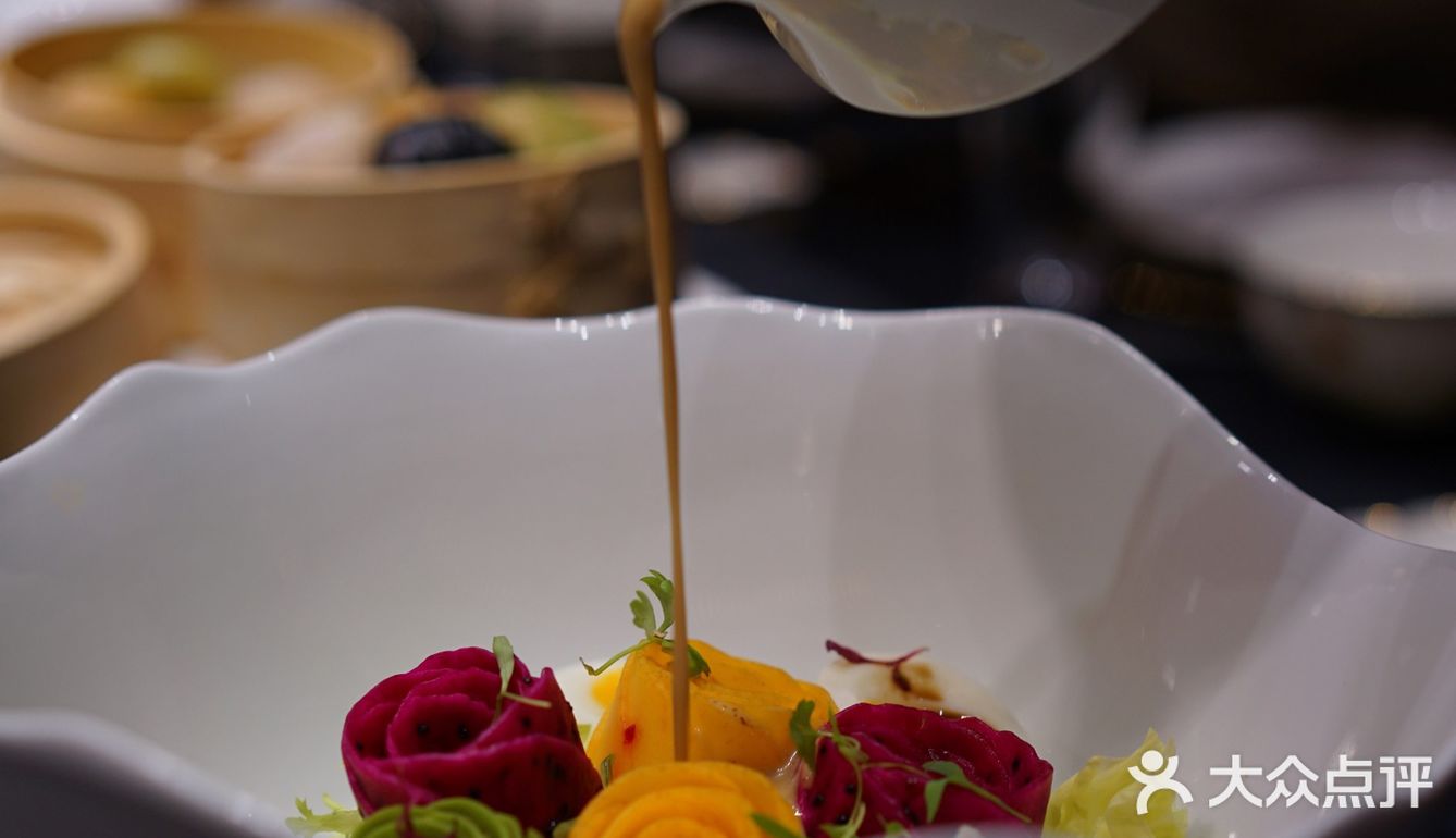 狮子山上，阅江楼旁，宝藏级别的餐厅，雕栏玉砌醉东风