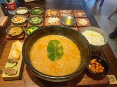 -银米·云南传统过桥米线(双廊黑金冠店)