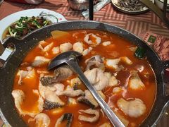 -老滇山寨•云南特色菜•地方菜•民族风情歌舞表演(金碧店)