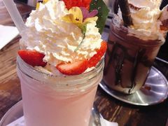 草莓优格奶昔-MIKAKU(万达广场上海宝山店)