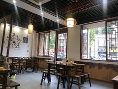 大堂-黄桷树曹家私房菜(江与城店)