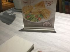 -新华里咖啡书吧(新华书店小寨店)