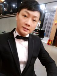 -现代经典婚纱摄影