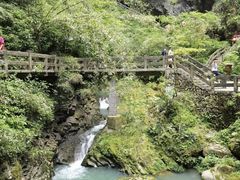 -龙水峡地缝景区