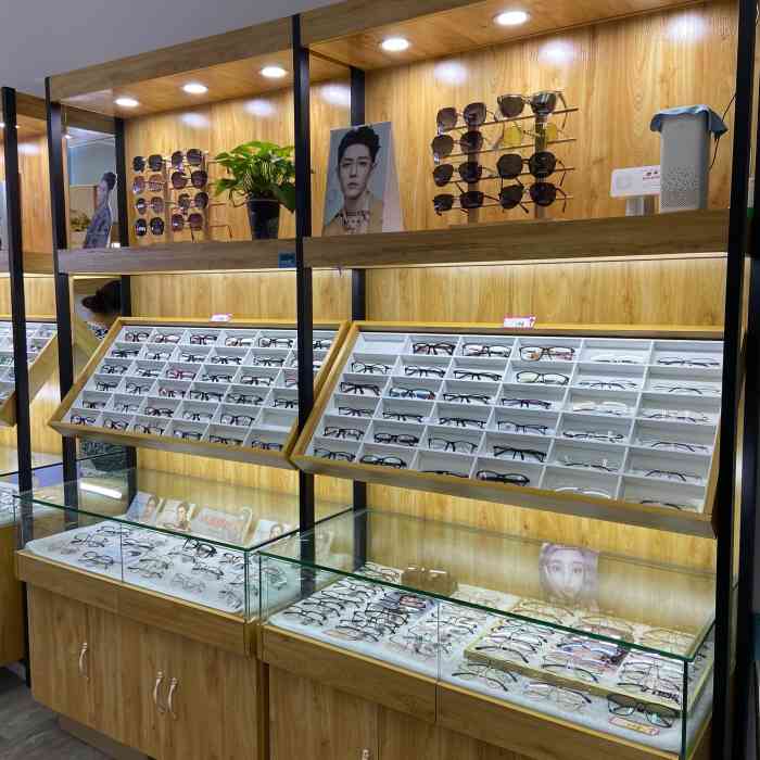 童氏眼镜工厂全国连锁(开发区店)-"非常开心给妈妈配的,原先她有个七