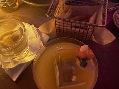 -FOUR PLAY BAR