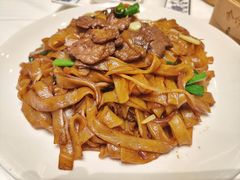 干炒牛河-稻香酒家·34年老字号·港式粤菜(汉街店)