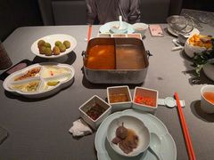 -左庭右院鲜牛肉火锅黑金店(陆家嘴中心店)