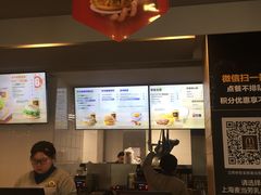-麦当劳(乳山路店)