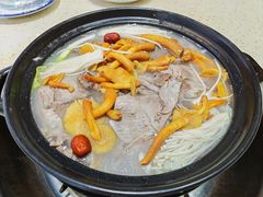 山菌牛肉汤锅-九寨特色牦牛肉汤锅 羊肉汤锅