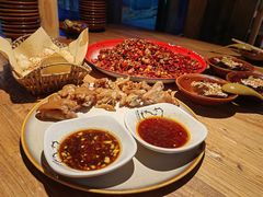 -先启半步颠小酒馆(白麓里店)