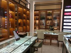 -回瑞眼镜·蔡司·依视路官方授权店(广益路万达店)