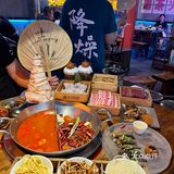 京城40°高温蒸烤也要吃重庆火锅！