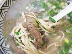 -八百里牛肉汤(盖饭·锅贴·万象城店)