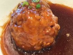 鸭蛋黄狮子头-梅飞酒家(桑园路店)