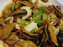 -三江源美食城