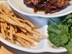 -关东小磨东北菜(上海长风大悦城店)