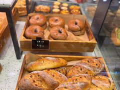 -巴黎贝甜(大宁国际商业广场店)