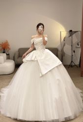 -派丽莫Pellimo原创设计婚纱品牌