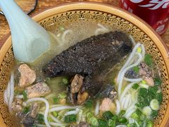 -正宗李家土鸡米线店