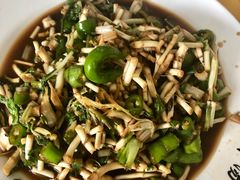 凉拌折耳根-荣生萝卜汤饭店