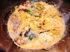 -锅老头海鲜铁锅炖