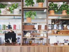 -ROAST coffee & eatery