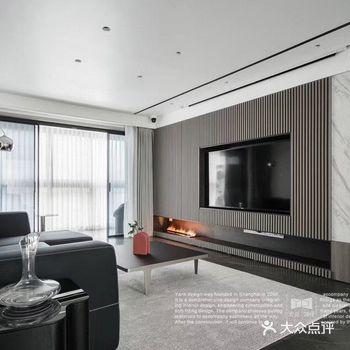 原户型是比较正规的三房两厅两卫一厨,在结构上并没有特