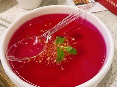 鲜火龙果冰粉-老佛爷铜炉蛙锅(海岸城店)