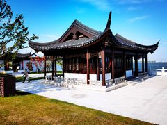 -上海滴水湖皇冠假日酒店