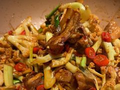 -八府香鸭·啫啫煲(华山路店)