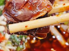 -拈签一笑黄牛肉辣卤串串