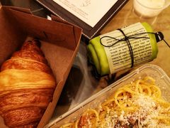 榴槤蛋糕卷-Common Table · Brunch & Coffee