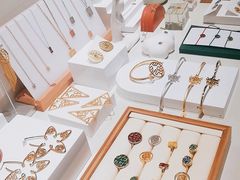 -LADY FAFA(巨鹿路陕西南路路口店)