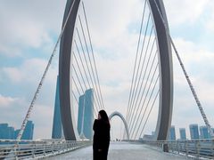 -南京眼步行桥