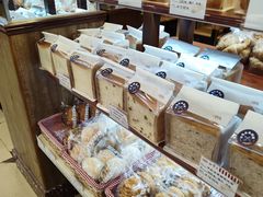 -红宝石·鲜奶小方·海派西点房(南丹店)