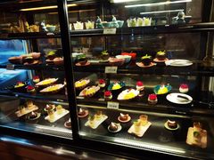 面包甜点陈列柜-芭菲盛宴·环球美食(解放碑英利国际店)