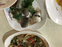 -班赞海鲜市场胖阿姨加工点