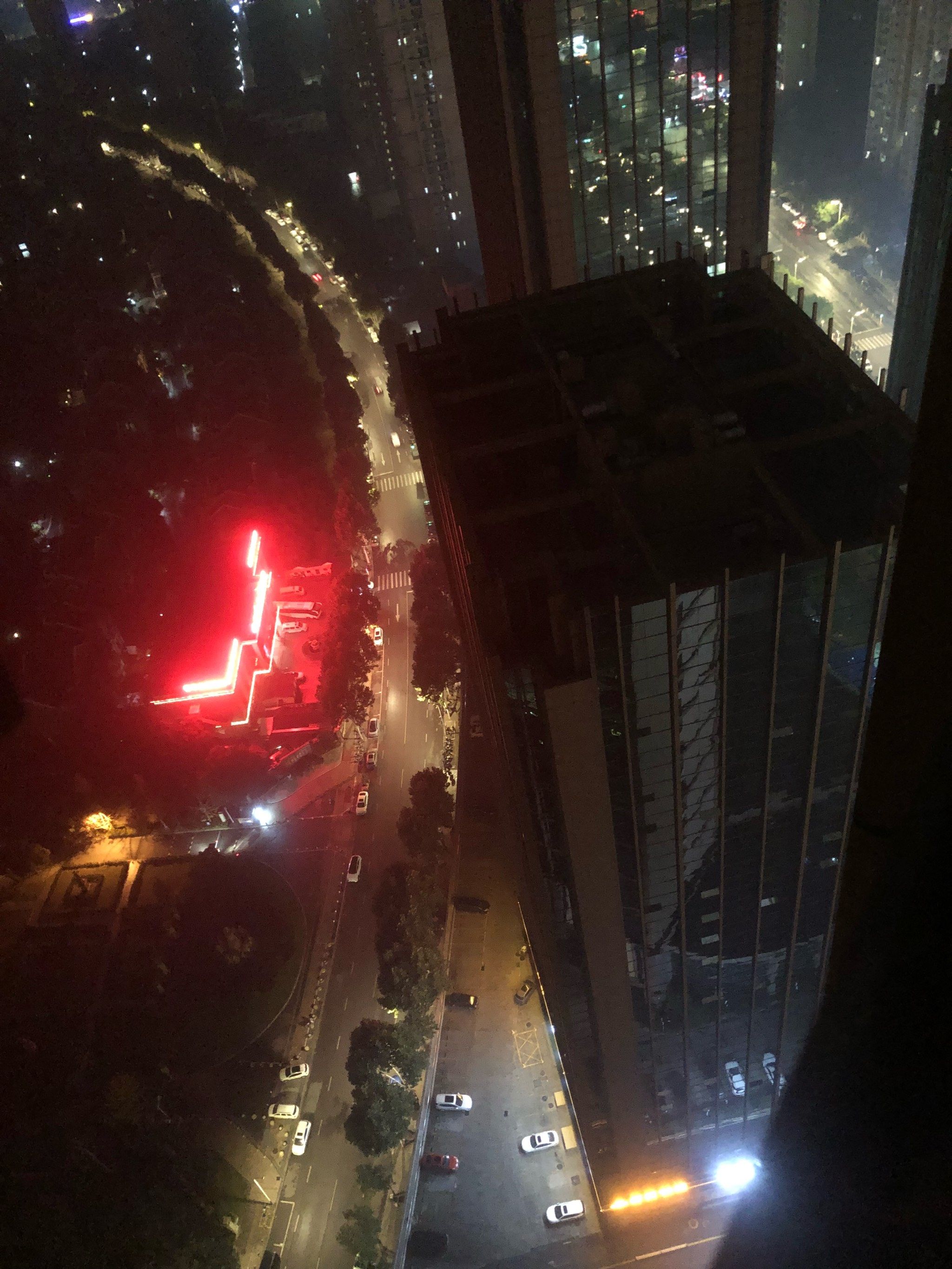 夜幕下的高楼